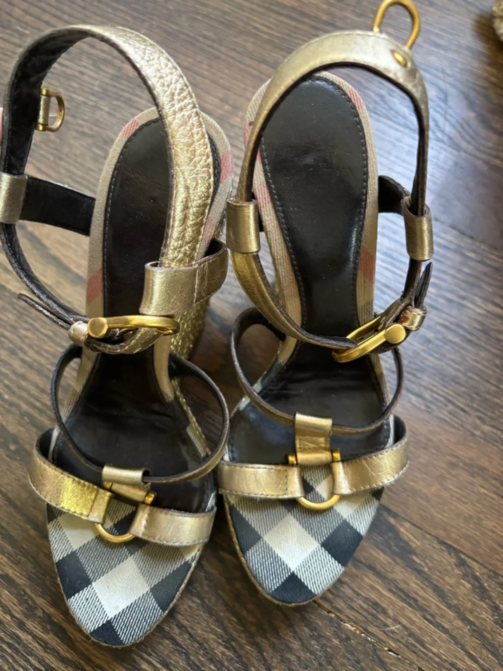 Burberry Gold Metallic Nova Check Espadrilles - Picture 2 of 7